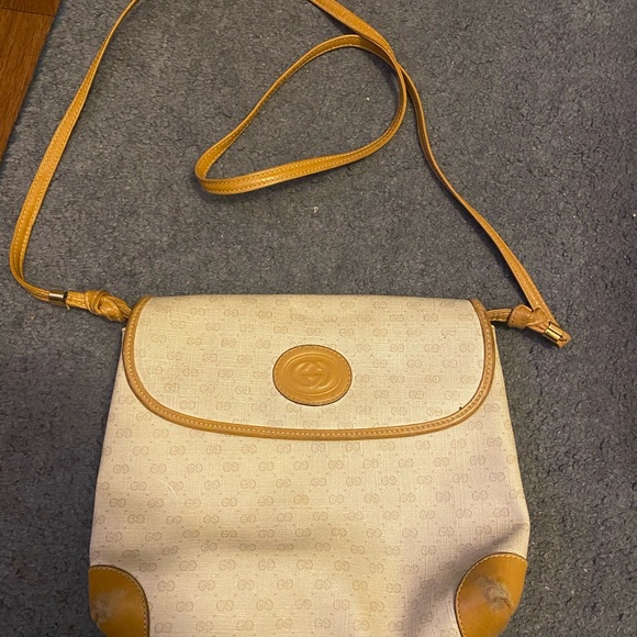 Gucci Handbags - Vintage Gucci Tan Shoulder Bag